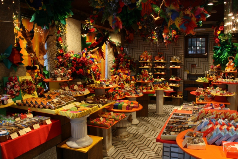 vente-OPIO-min_candy_store_chocolate_shop_chocolate_switzerland-393515